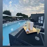 Hotel Bv